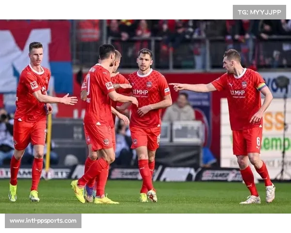 霍芬海姆3-0轻取奥格斯堡，主场强势表现