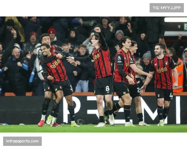 伯恩茅斯补时绝杀利物浦,阿德利第91分钟斜射破门