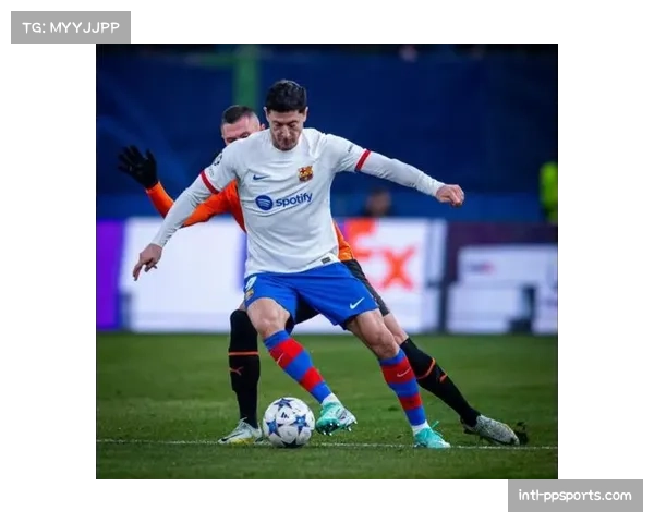 战报述评:莱万绝杀被吹引争议,巴萨1-1赫罗纳错失巩固亚军排名良机